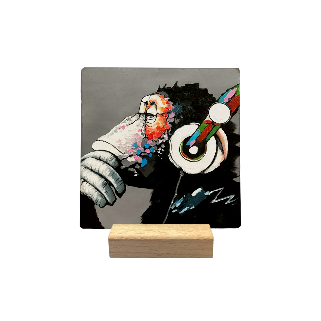 Tegeltje Monkey with Headphone - natural stone tile