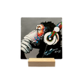 Tegeltje Monkey with Headphone - natural stone tile