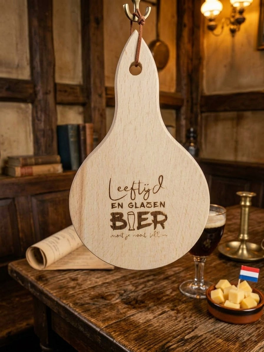 Borrelplankje leeftijd en glazen bier